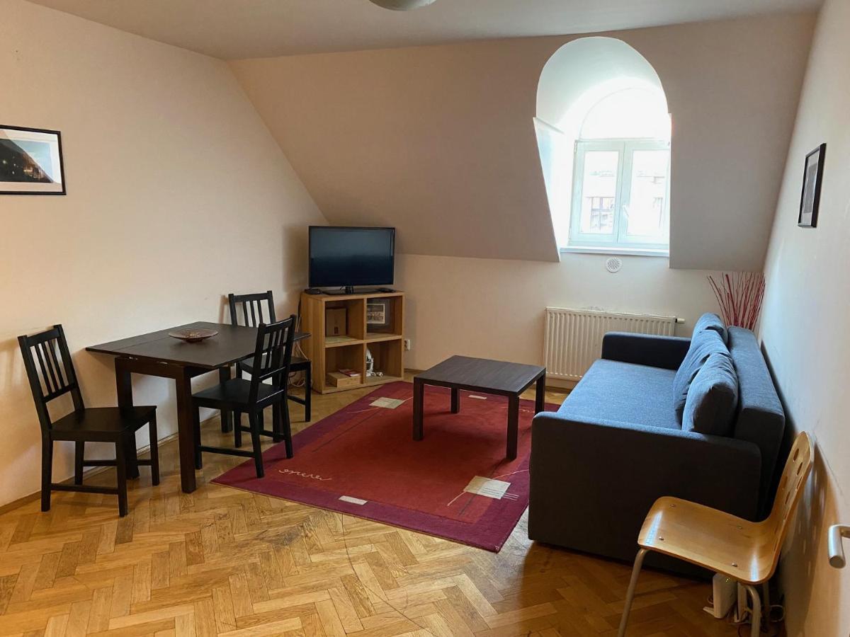 Apartment Florenc Прага Екстериор снимка